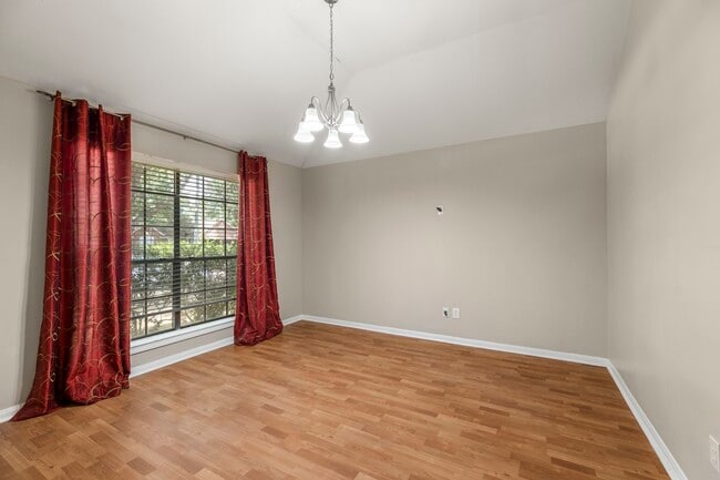 Photo - 9109 Benwick St