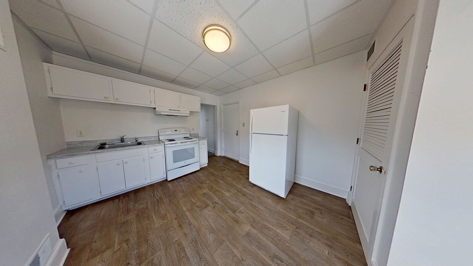 Photo - 202 E King St