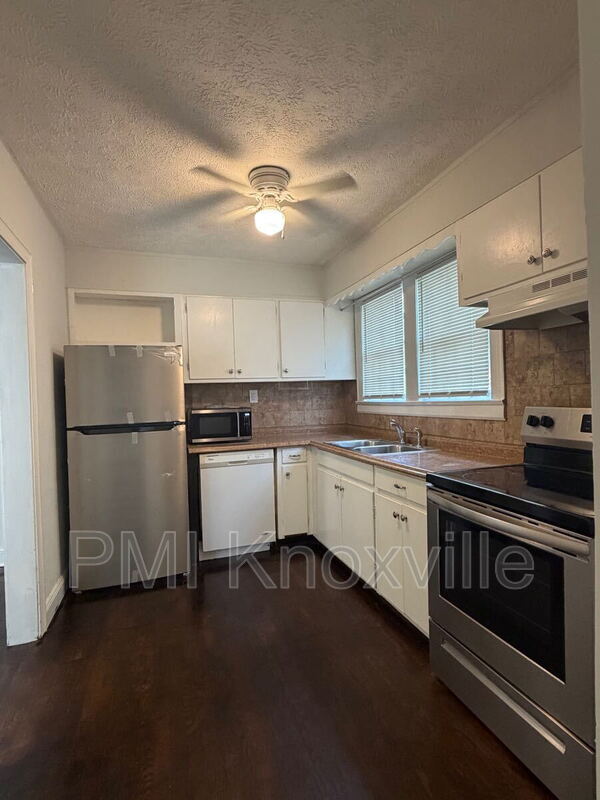 Photo - 4032 Walker Blvd