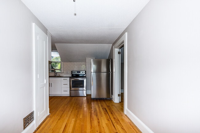 BREAKFAST NOOK - 715 Watson Ave. Unit C