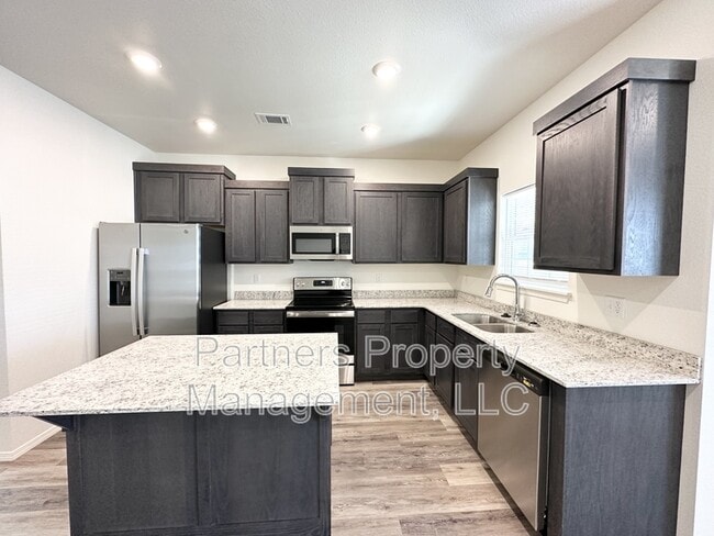 Photo - 1079 S Benchmark Ln