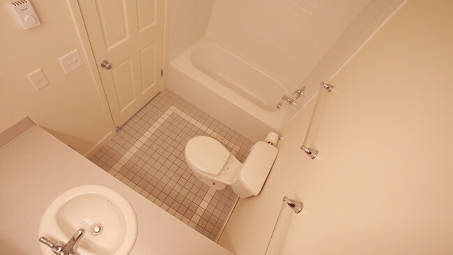 Bathroom - 120 29th Ave Unit 1