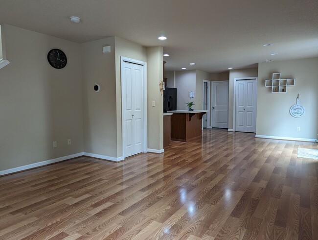 Photo - 20954 SW Edgemont St