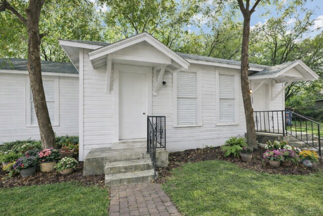 Building Photo - 113 S Olive St Unit A