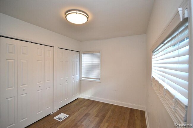 Photo - 23833 John R Rd Unit 2