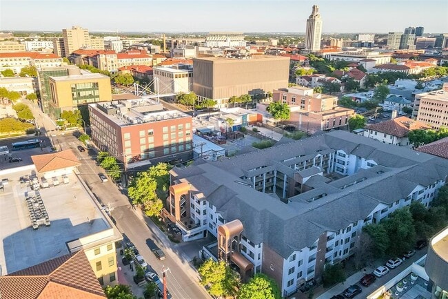 Photo - 501 W 26th St Unit 304