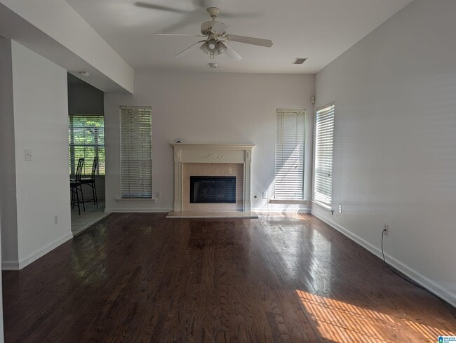 Photo - 841 Castlemaine Ct