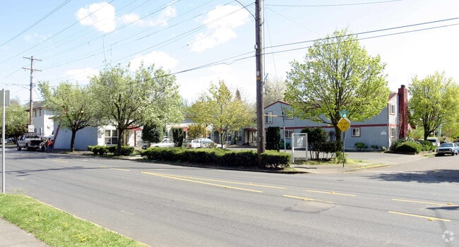 West Tabor Apartments