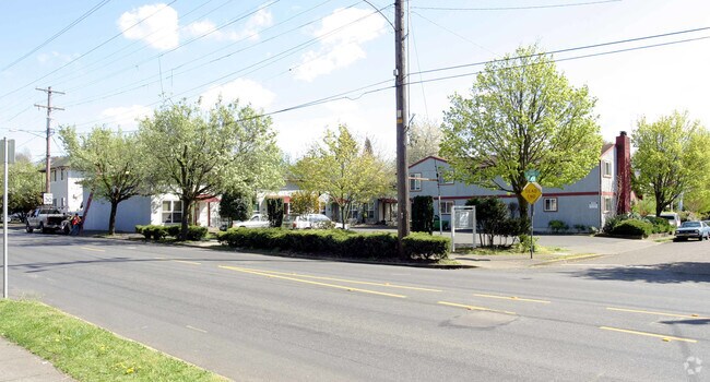 Photo - West Tabor Apartments