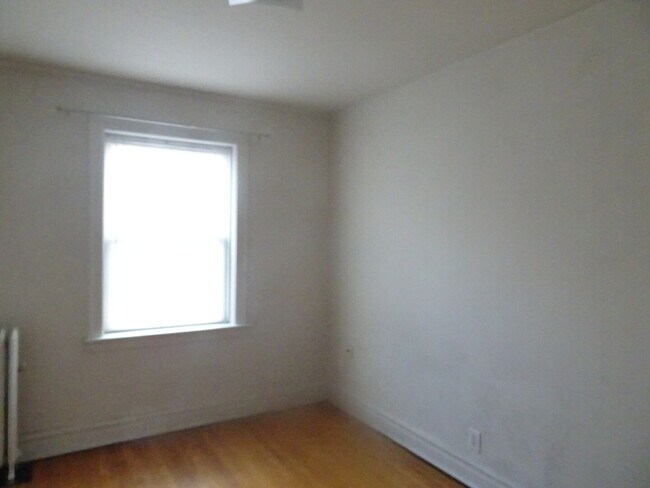 Photo - 4423 W Irving Park Rd