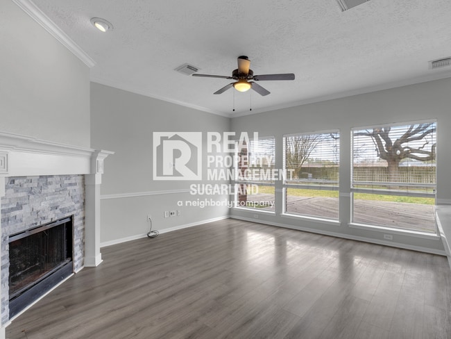 Photo - Executive Living in the Heart of Sugar Land