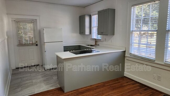 Photo - 925 Cooper Ave