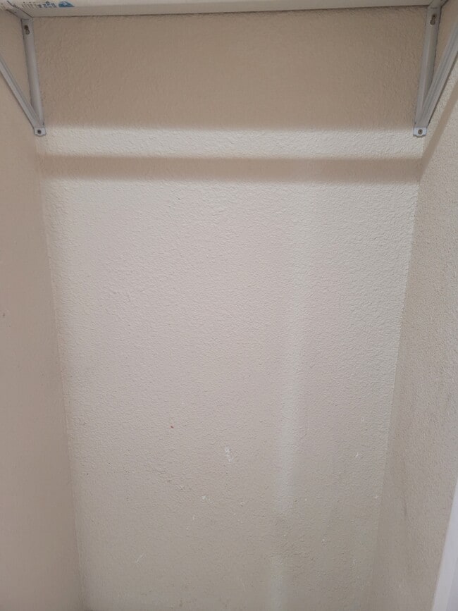 Photo - 301 N Greenbriar Rd