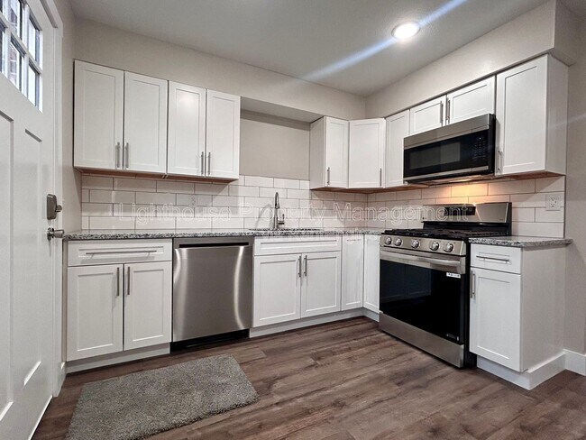 Building Photo - 2855 Taft Ave SW