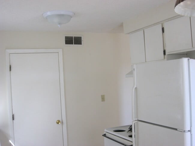 Photo - 754 Demaret Dr Unit 4