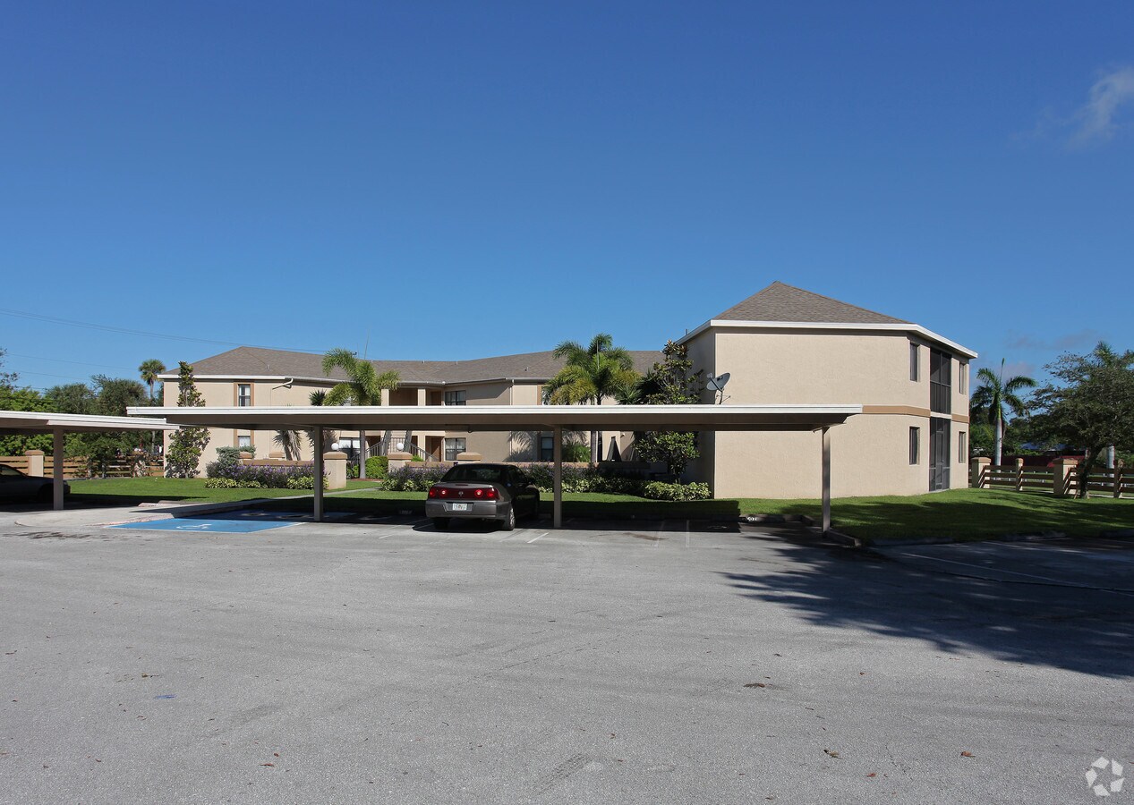 Green Oaks Place - Green Oaks Place Apartments