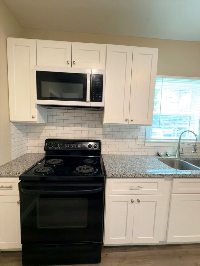 Photo - 516 Hurst Pl