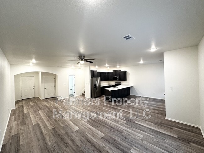Photo - 1067 S Benchmark Ln