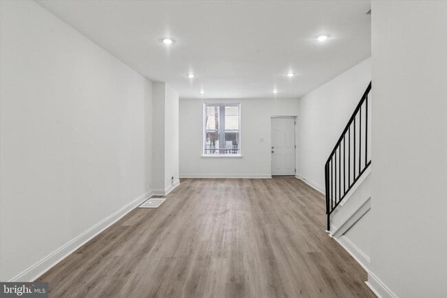 Photo - 1761 N Newkirk St