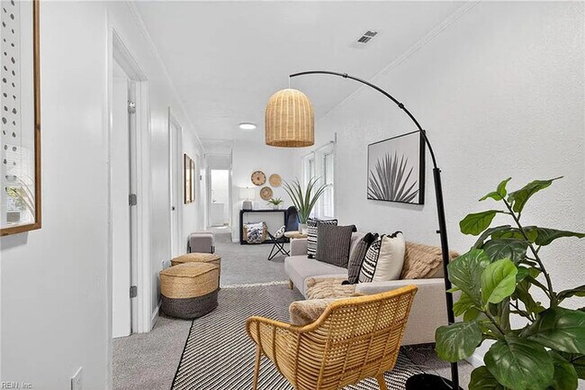 Photo - 1128 43rd St