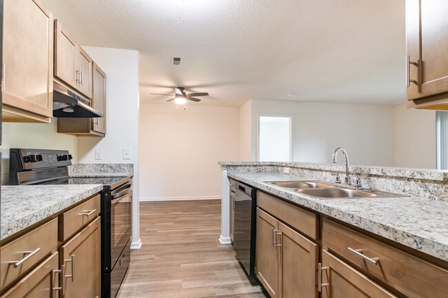 Photo - Lakewood Apartments