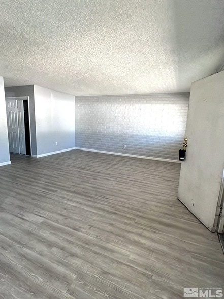 Photo - 1799 York Way