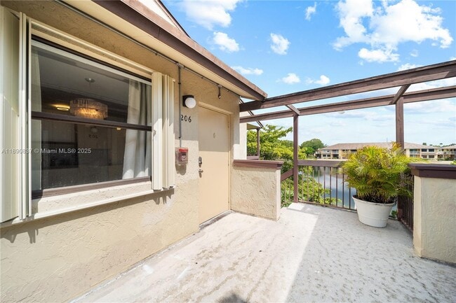 Photo - 485 NW 210th St Unidad 206