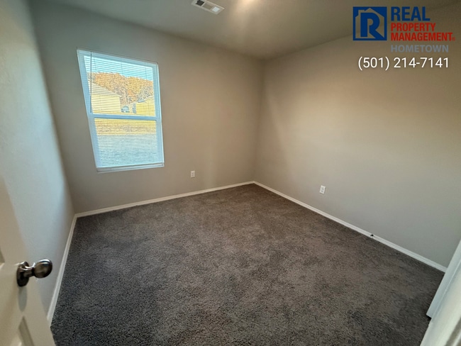 Photo - 19 Curly Leaf Ln