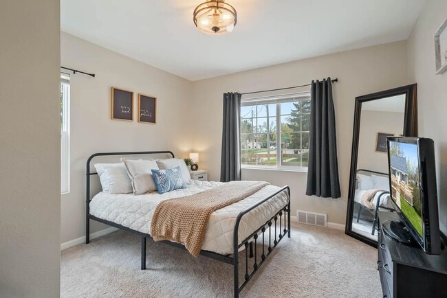 Building Photo - 112 E Page St Rental