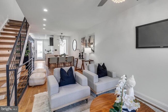 Photo - 2571 Trenton Ave