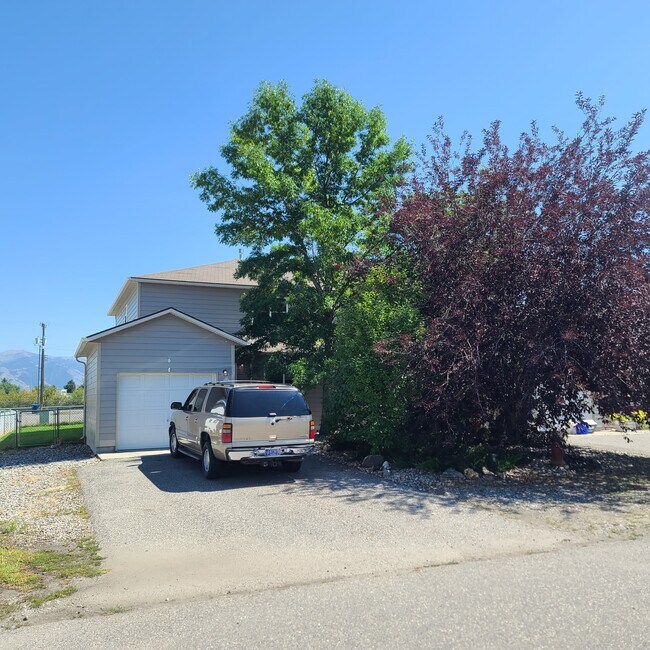 Photo - 214 Quinella St Townhome