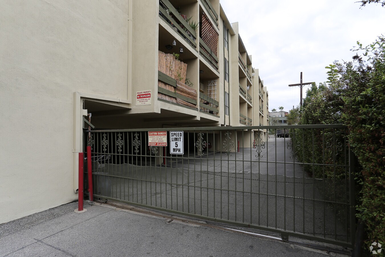 Photo - Sun Dial Glendon