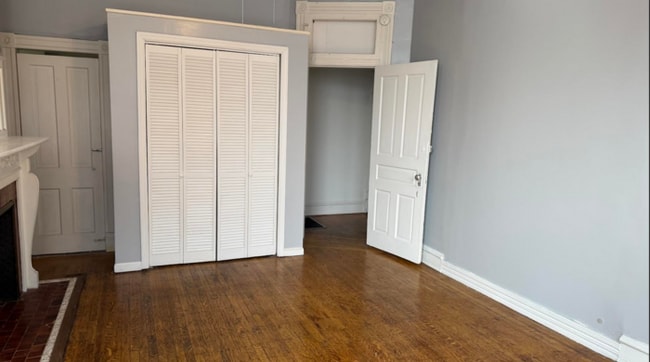 Building Photo - 1 Plus Den Condo Unit Apartment 1