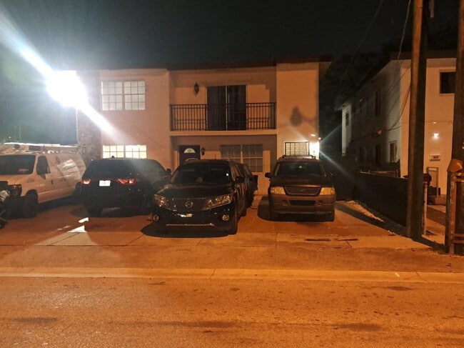 Photo - 827 SE 12th St