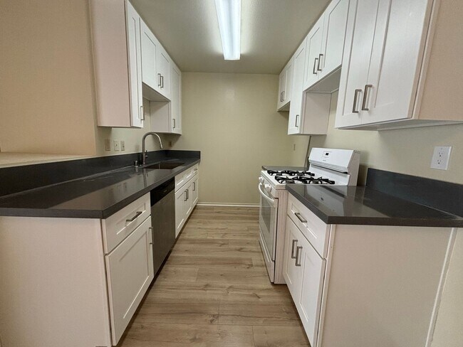 Photo - 10241 Commerce Ave Unit 10241 #03