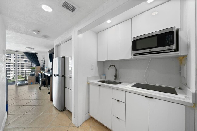 Photo - Bay Park Towers