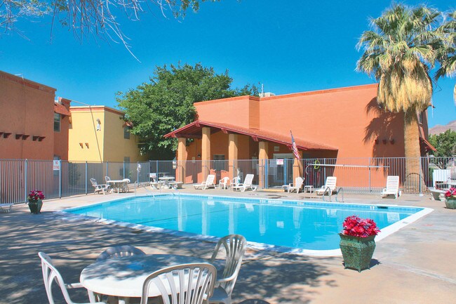 Villa Ciento Apartments