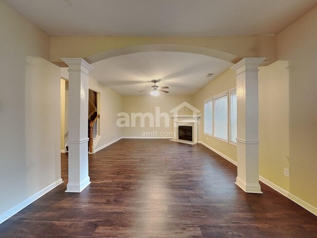 Photo - 243 Ascott Ln