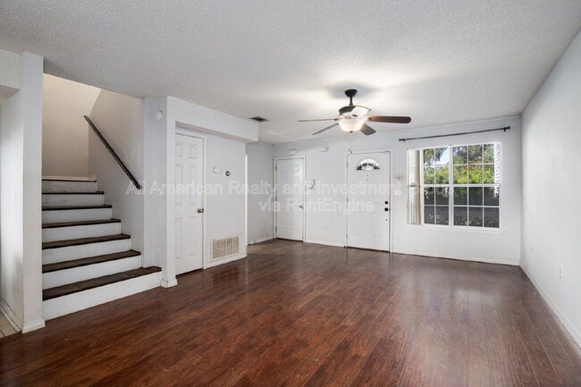 Photo - 426 Corvet St