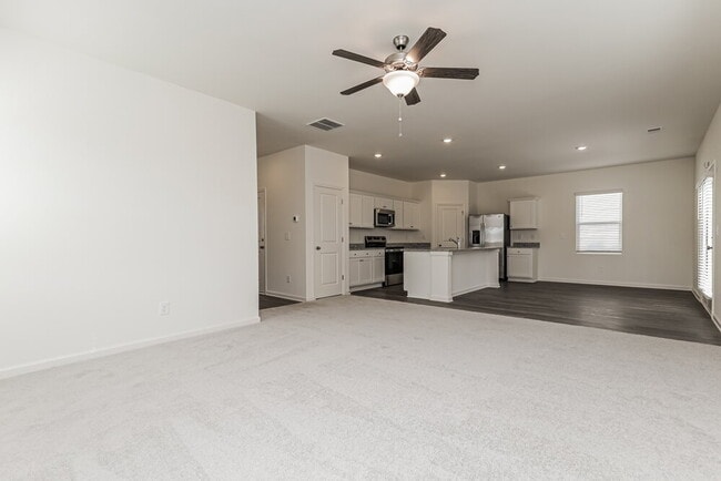 Photo - 7008 Rochford Dr