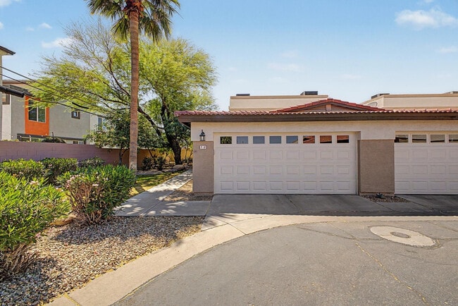 Photo - 3221 N 37th St