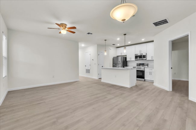 Photo - 652 Kensington St