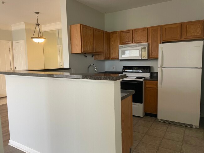 Photo - 4802 51st St W Unidad 1323