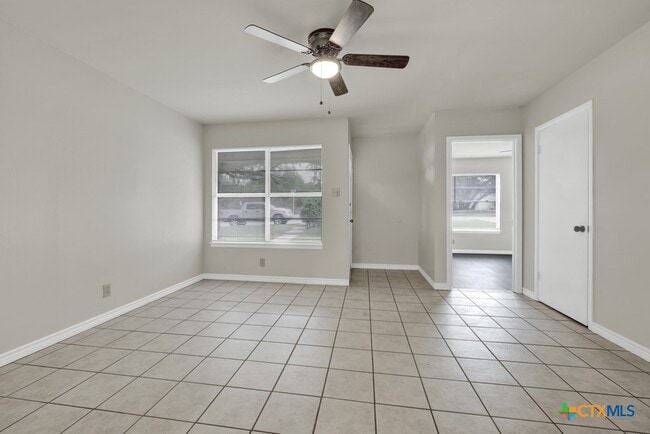 Photo - 334 Craddock Ave