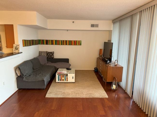 Photo - 1001 N Randolph St