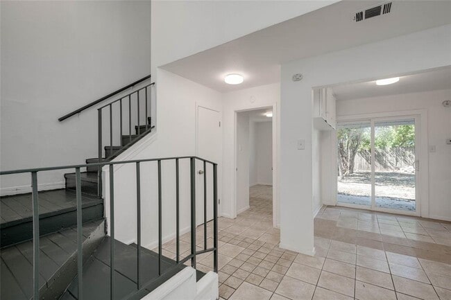 Photo - 1303 E St Johns Ave