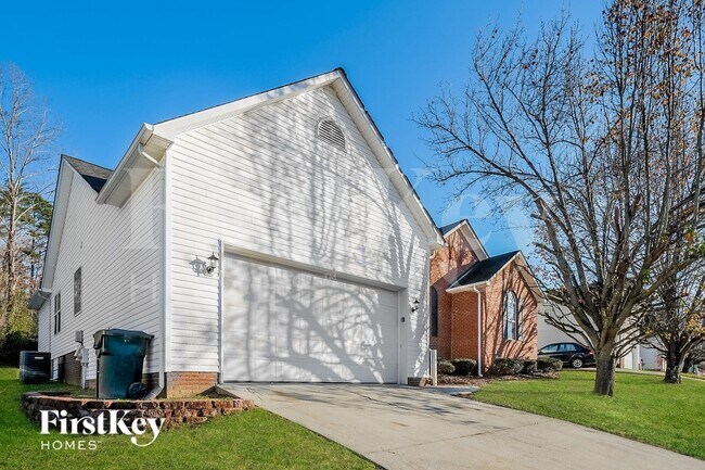 Photo - 8 Whitaker Pl