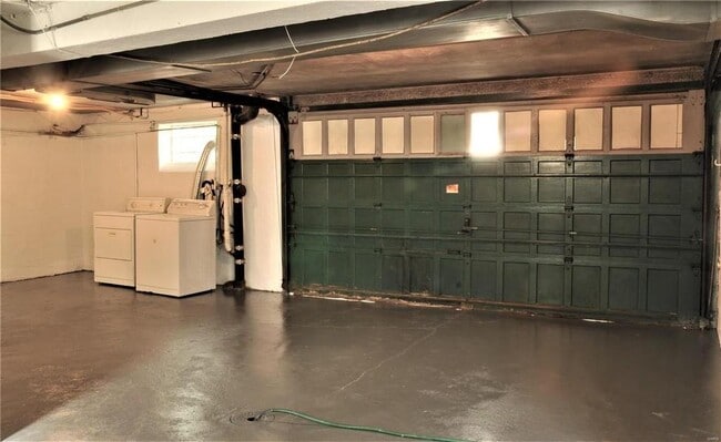 Photo - 8751 White Ave