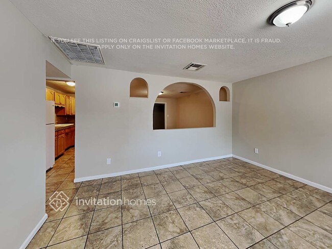 Photo - 4102 N 71st Ln