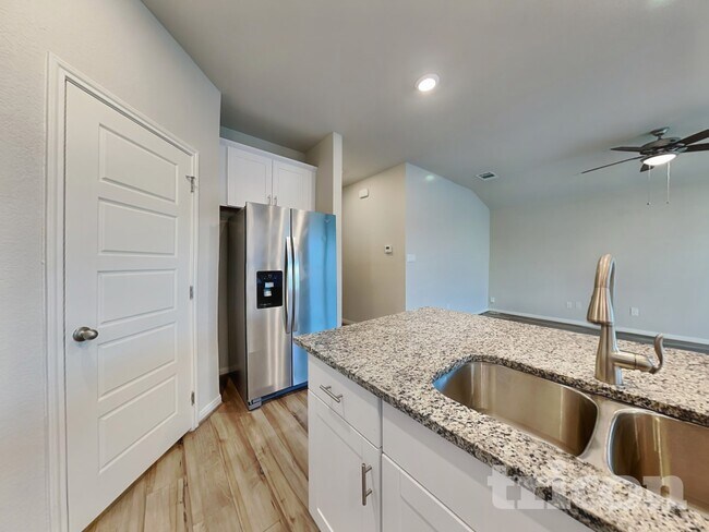 Photo - 5803 Zoey Wy